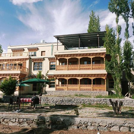 Hotel Sindhu Residency She Exterior foto