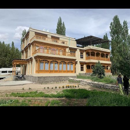 Hotel Sindhu Residency She Exterior foto