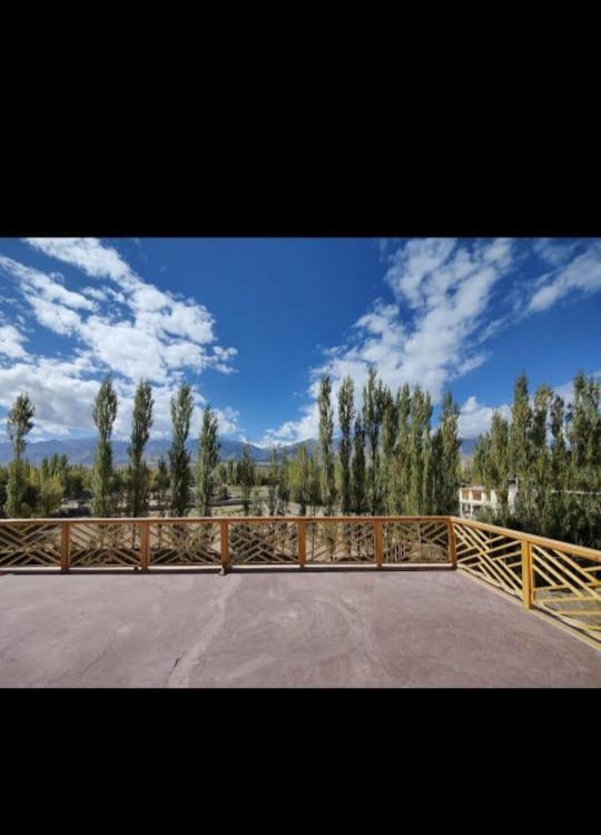 Hotel Sindhu Residency She Exterior foto