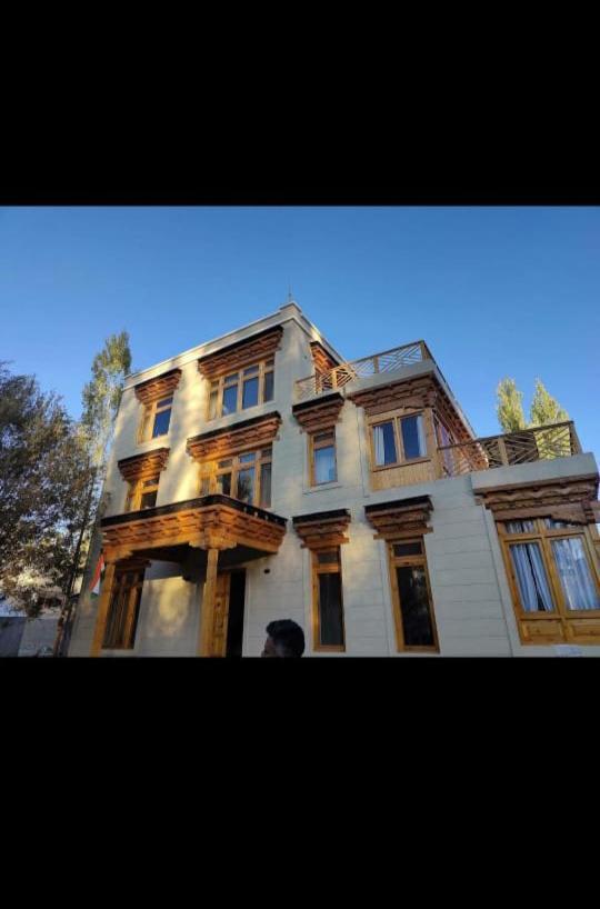 Hotel Sindhu Residency She Exterior foto